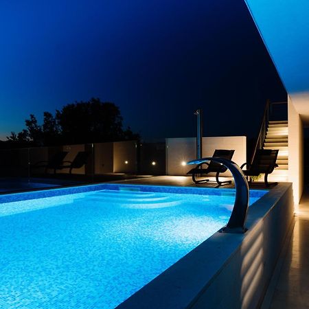 Lena Luxury Apartments Zara Esterno foto