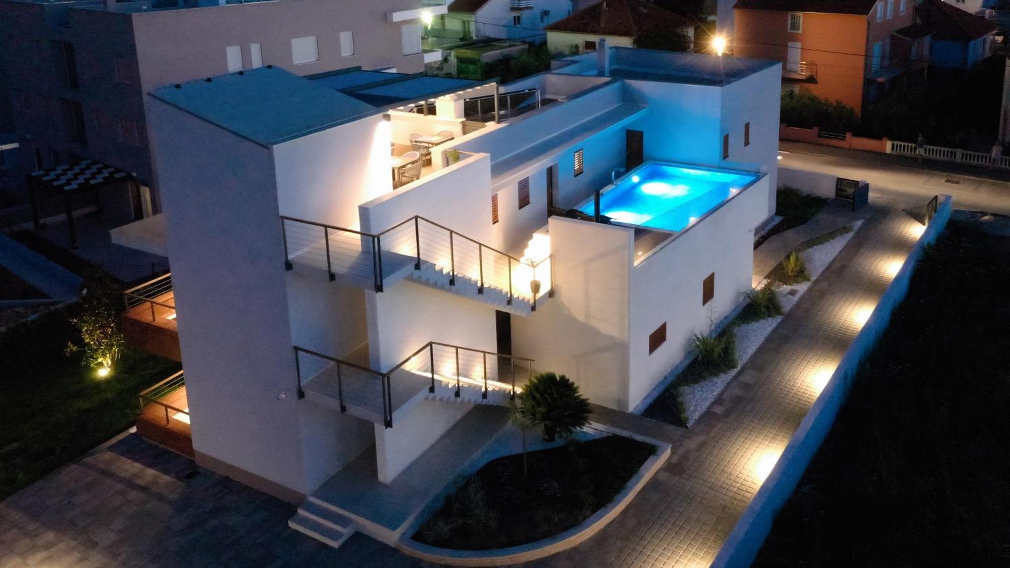 Lena Luxury Apartments Zara Esterno foto